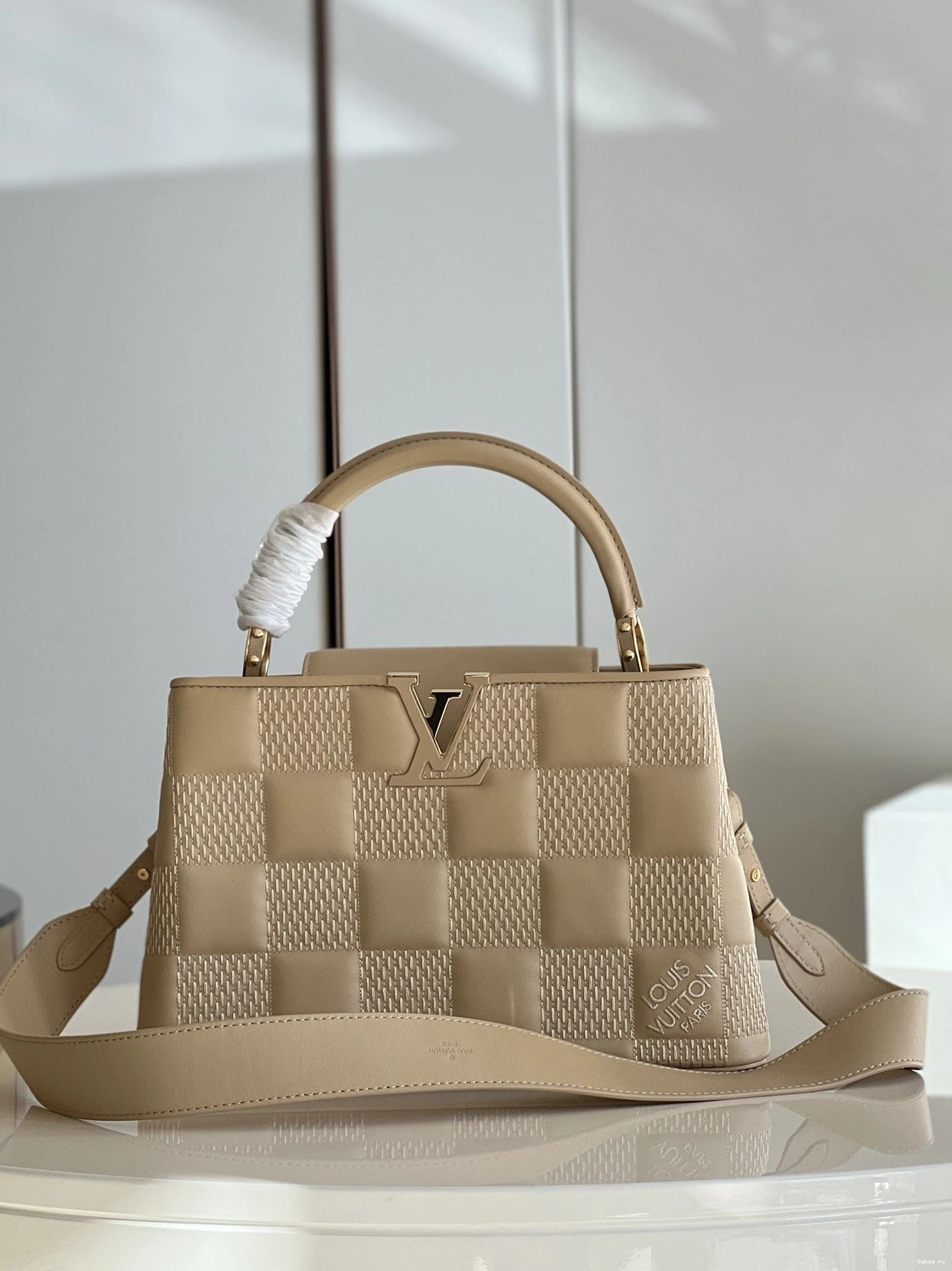 CAPUCINES MM VUITTON LOUIS 0816